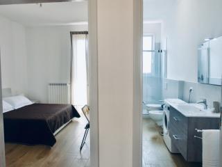 Lia's Home modern flat 2 BR w balcony - Florenz - 5