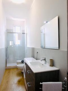 Lia's Home modern flat 2 BR w balcony - Florenz - 4