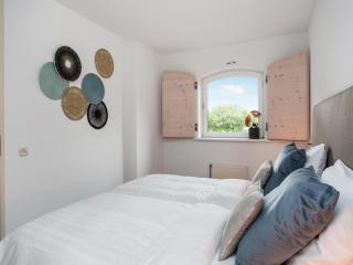Apartment by the Sea, Pet-Friendly Retreat - Julianadorp - 3