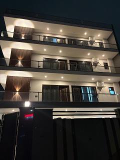 Radiant Blu Hotels - Noida - 0