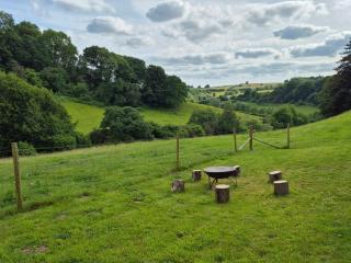 Usk Valley Shepherd's Hut - Cwmbran - 6