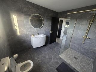 Collooney - House - Sleeps 6 - Parking - Sligo - 7
