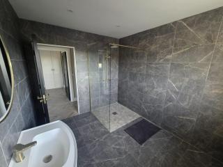 Collooney - House - Sleeps 6 - Parking - Sligo - 3