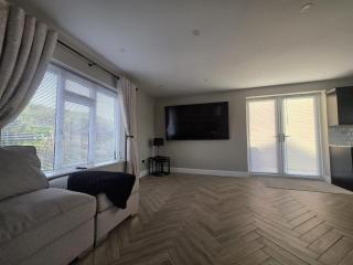 Collooney - House - Sleeps 6 - Parking - Sligo - 9