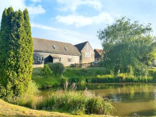 Kemphill Farm Holiday Barn - - 9