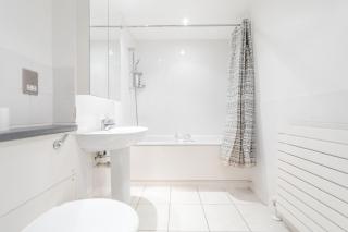Spacious 2 Bedroom Apartment Near White City - Londres - 5