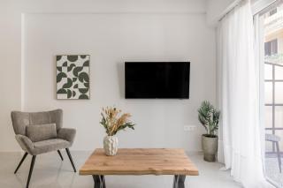 Warm Athenian 2BR Apartment by Acropolis Hill by UPSTREET - Athens - 5