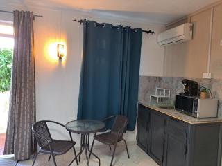 R Garden Studio 1 - Ensuite avec accès privé et indépendant - Baie du Tombeau - 3