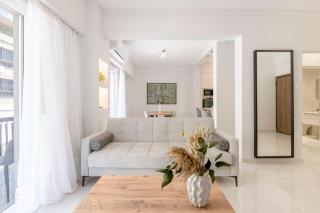 Warm Athenian 2BR Apartment by Acropolis Hill by UPSTREET - Athens - 9