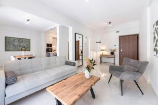 Warm Athenian 2BR Apartment by Acropolis Hill by UPSTREET - Athens - 4