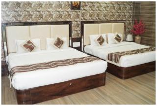 HOTEL ETILER PALACE Near Katra Bus Stand - 1 Km From Railway Station & 7 Km From Vaishno Devi Temple - Well Decorated Rooms With Free Wi-fi - Free Parking & Restaurant Available - A Luxurious Hotel In Katra - 5