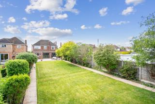 Luxury four bedroom home with large garden - Slough - 8