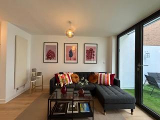 Contemporary 2BD Flat w Private Garden Shoreditch - London - 5
