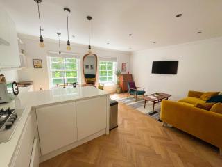 Wonderful 2BD Flat Opposite Victoria Park - 4