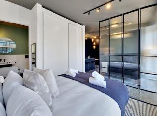 9th floor views, couples dream- wifi-pool - 9