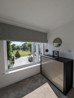 Thames Riverside Retreat Serene 3 Bed Bungalow - 7