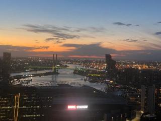 City Views Apt FREE Parking WIFI Gym Pool - Melbourne - 0