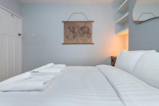Stylish 1-Bed with Private Entrance & Garden - London - 5