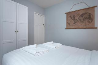 Stylish 1-Bed with Private Entrance & Garden - London - 8