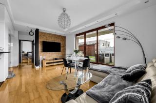 Sokratesa Business Apartments - 52m2 Terrace, Parking, Metro Nearby - by Rentujemy - 1