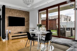 Sokratesa Business Apartments - 52m2 Terrace, Parking, Metro Nearby - by Rentujemy - Varsóvia - 0
