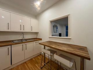 Fantastically Located 2BD Flat Kensington - London - 2