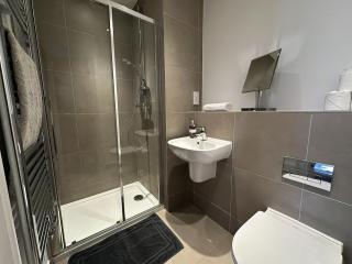 Heathrow Home - Sleeps 6 - Free Parking - Stanwell - 7