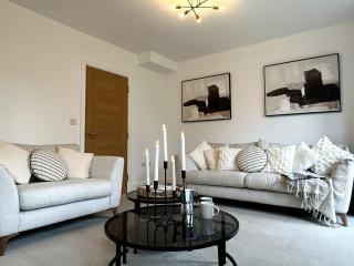 Heathrow Home - Sleeps 6 - Free Parking - Stanwell - 5