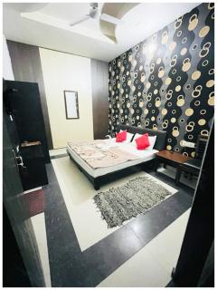 Amritsar Hotel R-A-M-N-E-E-K Near Bus Stand - Spacious Rooms With Free Wi-fi - Restaurant# Parking & Excellent Customer Service - Best Location In Amritsar - 4