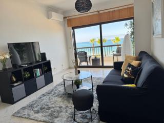 Beachfront Sea View 2BR Apartment in a prime location - 7