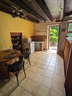 Maison en pisé - Saint-Bonnet-les-Oules - 4