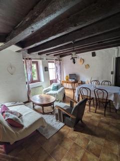 Maison en pisé - Saint-Bonnet-les-Oules - 2