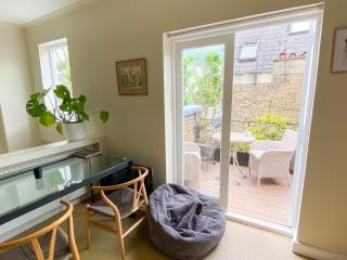 Quaint 1BD Flat Private Balcony West Kensington - Londra - 4