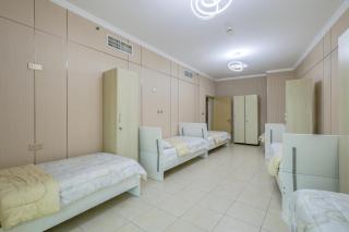 Prime Downtown Male Dormitory Comfort Meets Convenience - 1