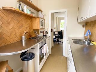 Quaint 1BD Flat Private Balcony West Kensington - Londra - 3