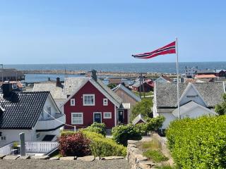 Havbris apartment with sea view in Borhaug, Farsund - 0