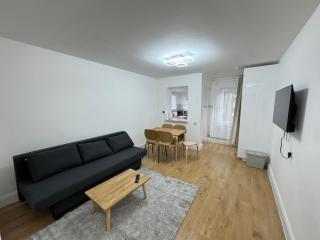 Newly Refurbished 2BD Flat Close to ExCel London - Londra - 7