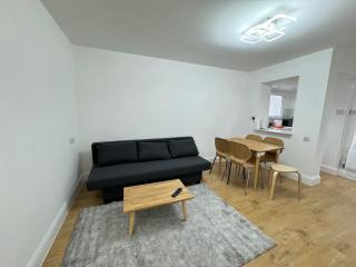 Newly Refurbished 2BD Flat Close to ExCel London - Londra - 2
