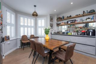 A truly stunning apartment in a wonderful location - London - 3