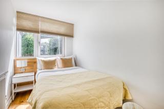 Homely 4 Bedroom House in Brixton - 4