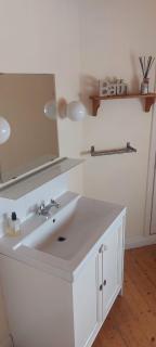 Bright Open Airy Living in Dublin 14 - 8