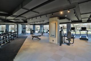 Elegant and Spacious Apartment with Parking & Gym by Renters Prestige - Danzig - 5