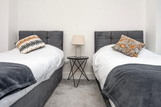 A wonderful and spacious house in a charming road - 1