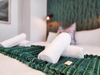 Sky High Views at The Rubik with Rooftop Pool - 3