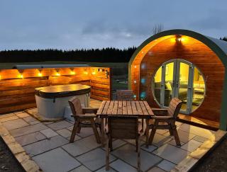 Rose Glamping Pod with Hot Tub - Balminnoch - 7