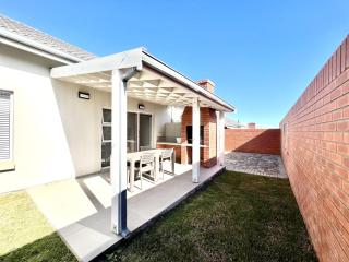 Spacious Central George Getaway at 1 on York - George - 6