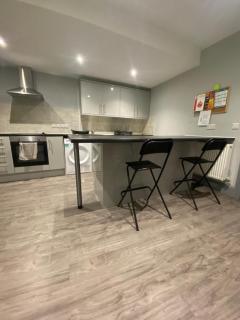 15 on Hill Crescent, 6 en-suite bedrooms, Sleeps 12 - Skegby - 9