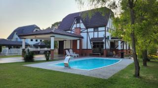 Villa D'Astana,A'Famosa Resort Pool-BBQ-Karaoke - Alor Gajah - 9