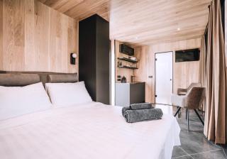 Mirror Suite - Hjarðarholt - 8