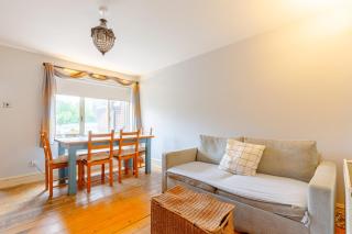 Cosy 2BD Home-Away-from-Home Hackney - London - 4